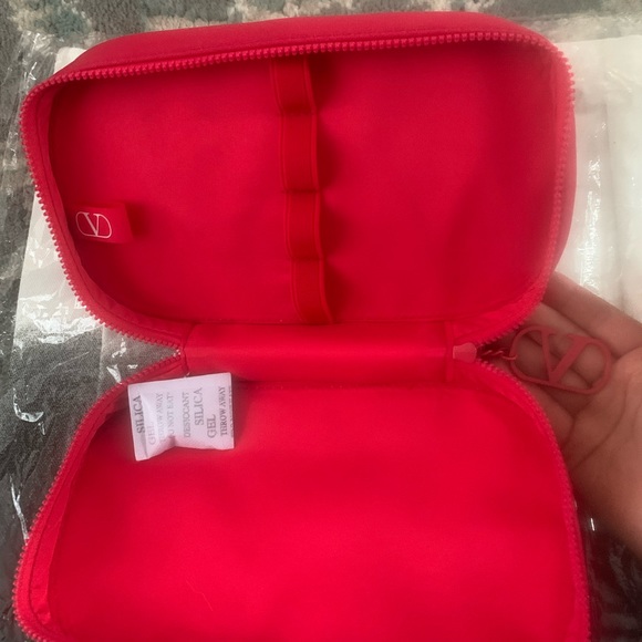 Valentino Makeup/Brush Case - Picture 2 of 6